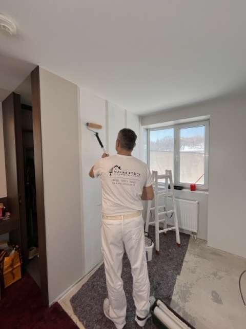 Maľovanie a tapetovanie izieb v hoteli ROCA v Košiciach 1165919823